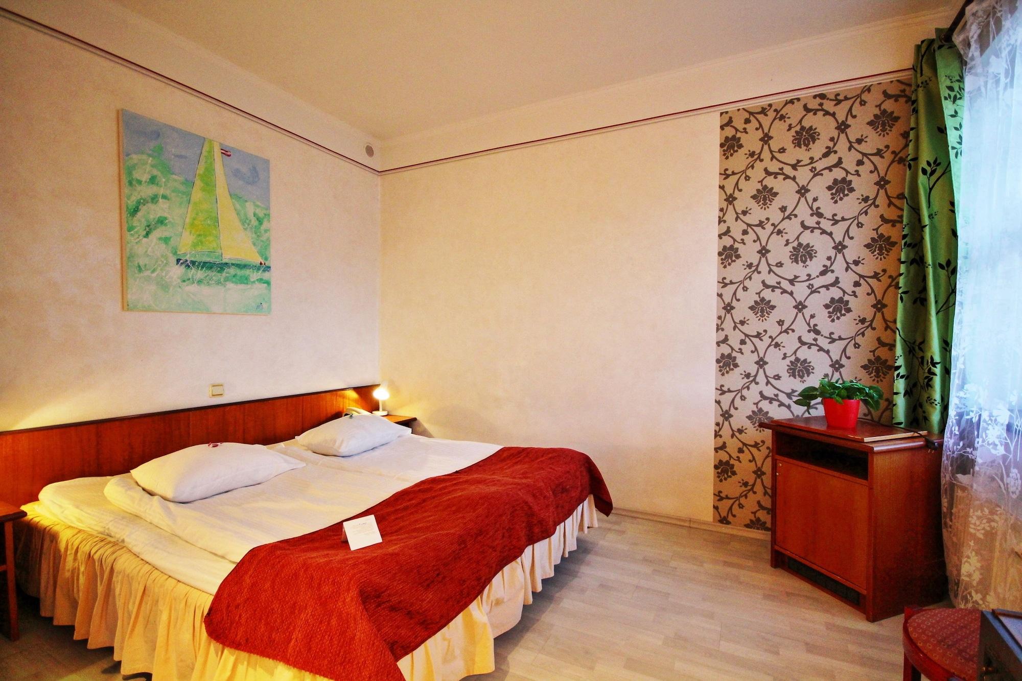 Nb Hotel With Free Parking Riga Exterior foto